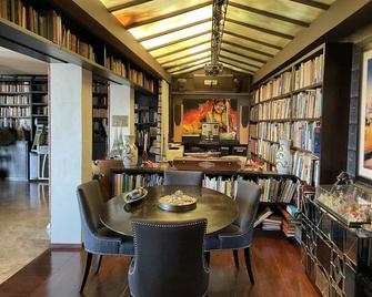 Marbella Boutique Art suites - Marbella - Eetruimte