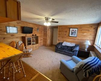 Lovely 2 Br, Outdoorsman Haven Atv/Sled Access - Limestone - Pokój dzienny