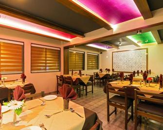 Hotel Darshan Vishwas - Kolhapur - Restaurante