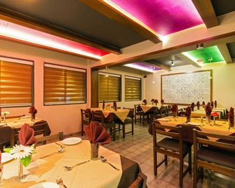 Hotel Darshan Vishwas - Kolhapur - Restaurante