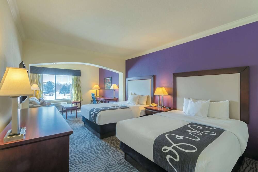 La Quinta Inn & Suites by Wyndham Loveland/Estes Park thumbnail 3