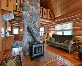 Trails Lodge on Lake Namakagon - Cable - Living room
