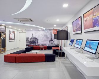 Red Planet Manila Malate Mabini - Manila - Lounge