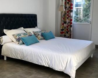 Large studio in an urban cottage - Free and easy sationnement - Rennes - Chambre