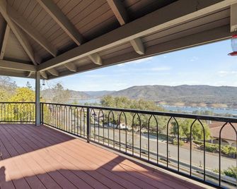 Lake House Cabin-Great views of Lake Oroville! - Oroville - Balkon