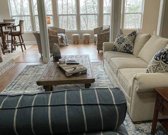 6br/4.5ba Lakefront House With Private Dock - Sleeps 14+ - Hartwell - Obývací pokoj