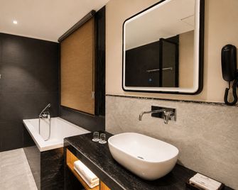 Lotus Vista Hotel - Álvaro