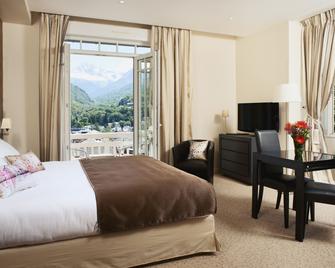 جولف أوتل - بريد-ليه-بان - غرفة نوم