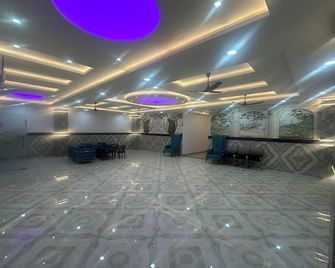 Blue Sky Hotels and Banquet - Kanpur - Lobby