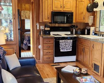 The Couple's Cabin in Wynola - 13 Acres of Nature - Hot Tub - Fire Pit - Gated - Julian - Küche
