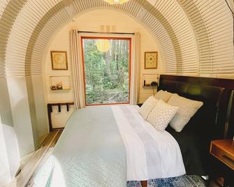 Private Forest Glamping Cabin in Beautiful Port Orchard - Port Orchard - Habitación
