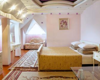 إيزيو بالاس هوتل - تشيسيناو - غرفة نوم