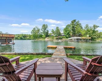 The Lake Effect House - Dublin - Patio