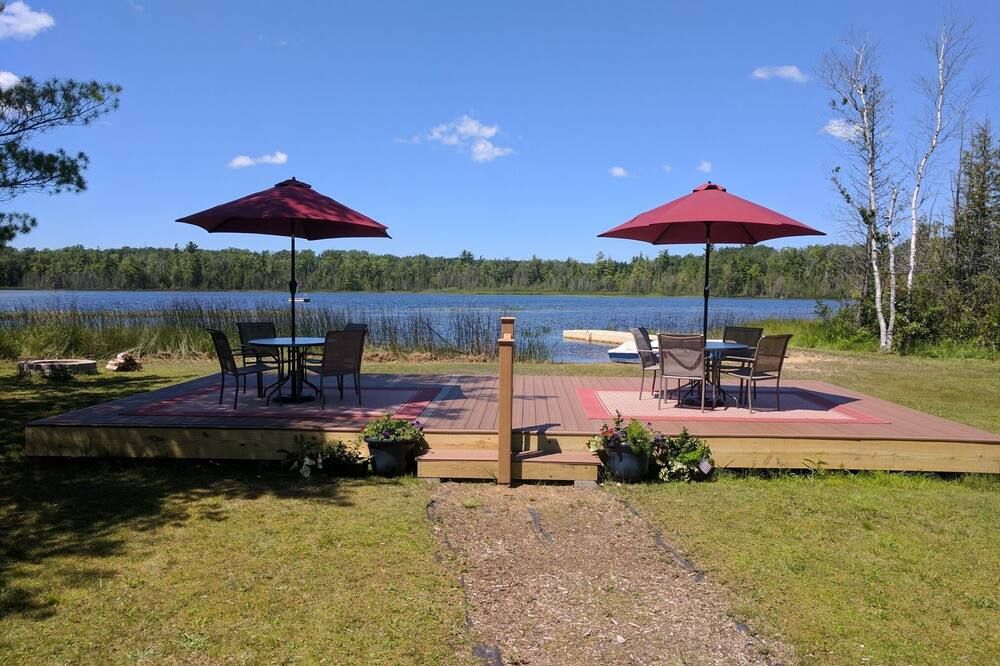 Ellis Lake Resort - Elm Log Cabin-Interlochen/Traverse City