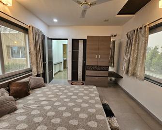 Divyaras Resort Villa - Vadodara - Bedroom
