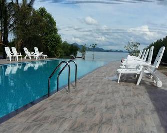 Kohmook The Sun Great Resort - Ko Muk - Pool