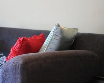La Loggia Bed and Breakfast on Portland - Umhlanga - Living room