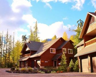 Polar Peak Townhome Lodges Fernie - Fernie - Building