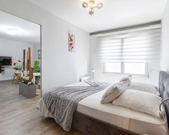 T2 Calme Avec Espace Bureau - Quartier Saint-cyprien à 200m du Métro - Toulouse - Chambre