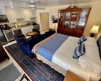 \'Pool\' House in Historic Vicksburg - Vicksburg - Bedroom