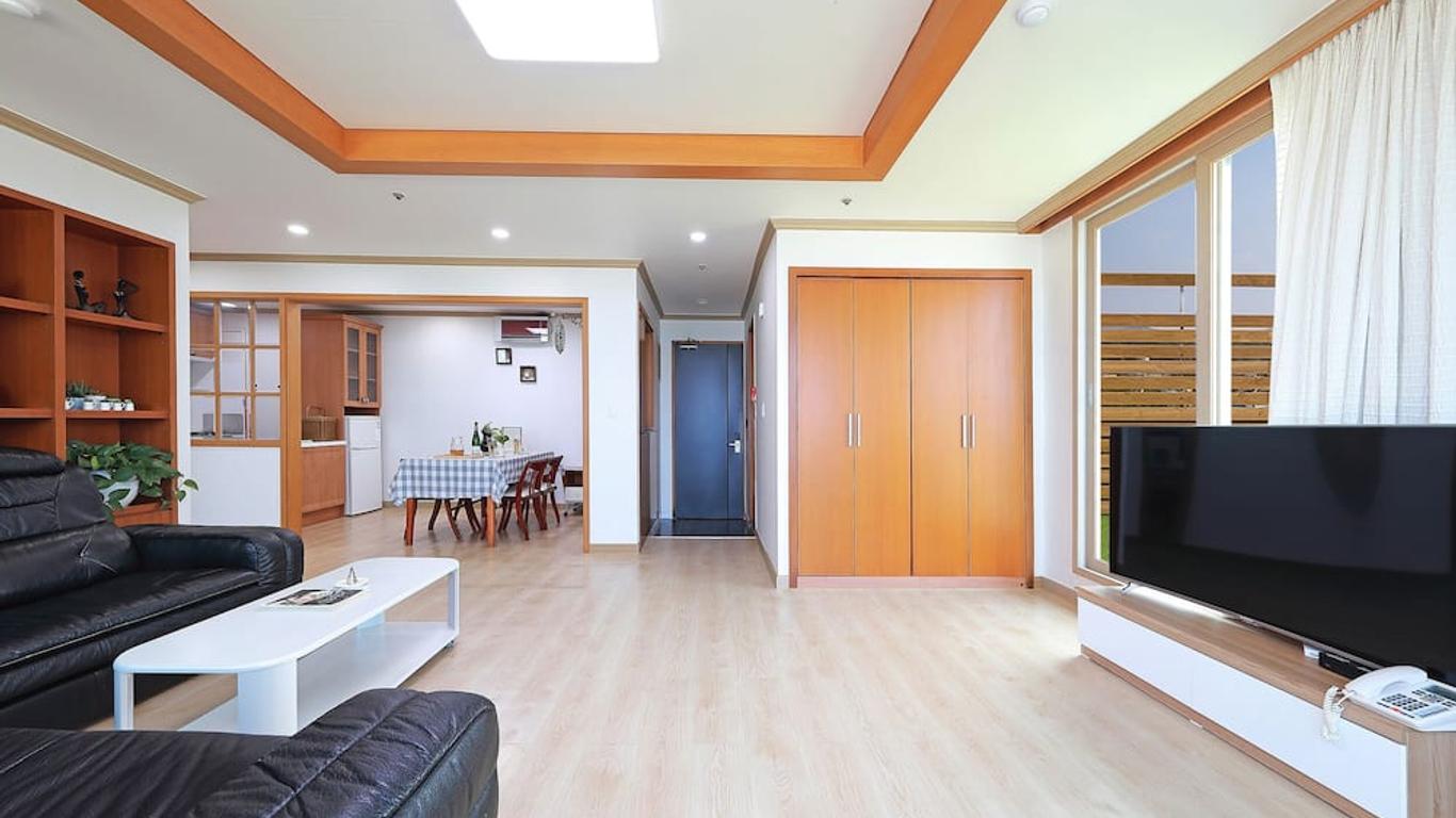 Ocean to You Resort Sokcho Seorak Beach Hotel and Condo