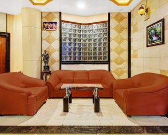 Treebo Eagle Executive - Pimpri - Chinchwad - Salónek