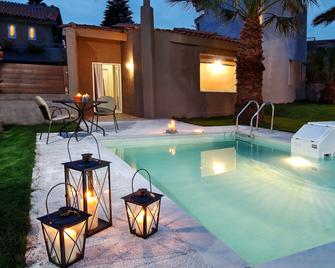 Paradise Island Villas - Anissaras - Pool