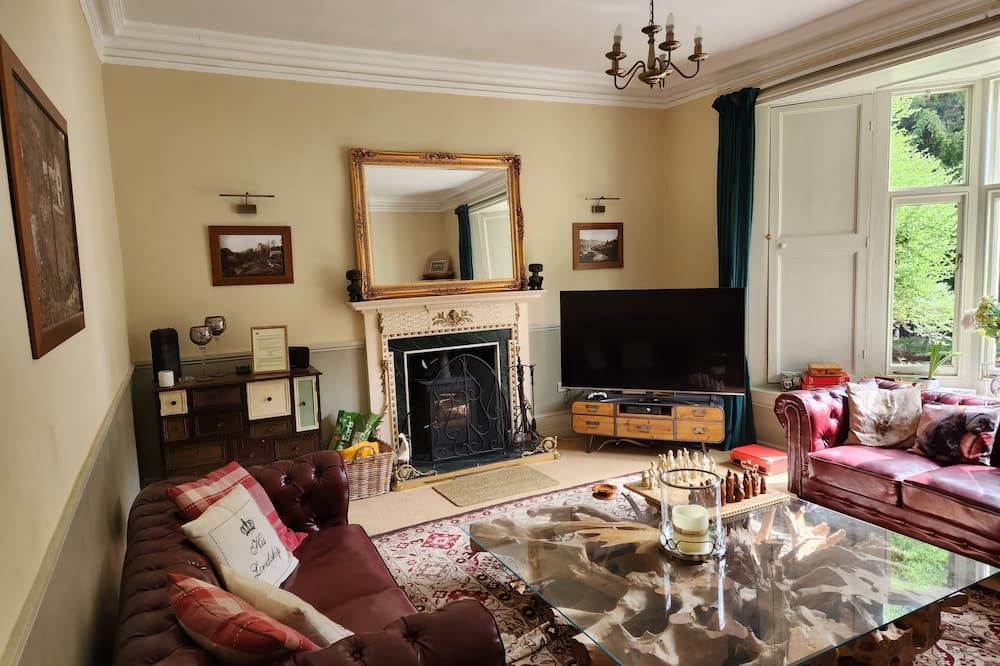 مولجريف كانتري كوتيدج