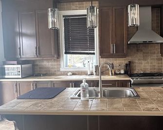 Place to stay in St Bruno - Saint-Bruno-de-Montarville - Kitchen