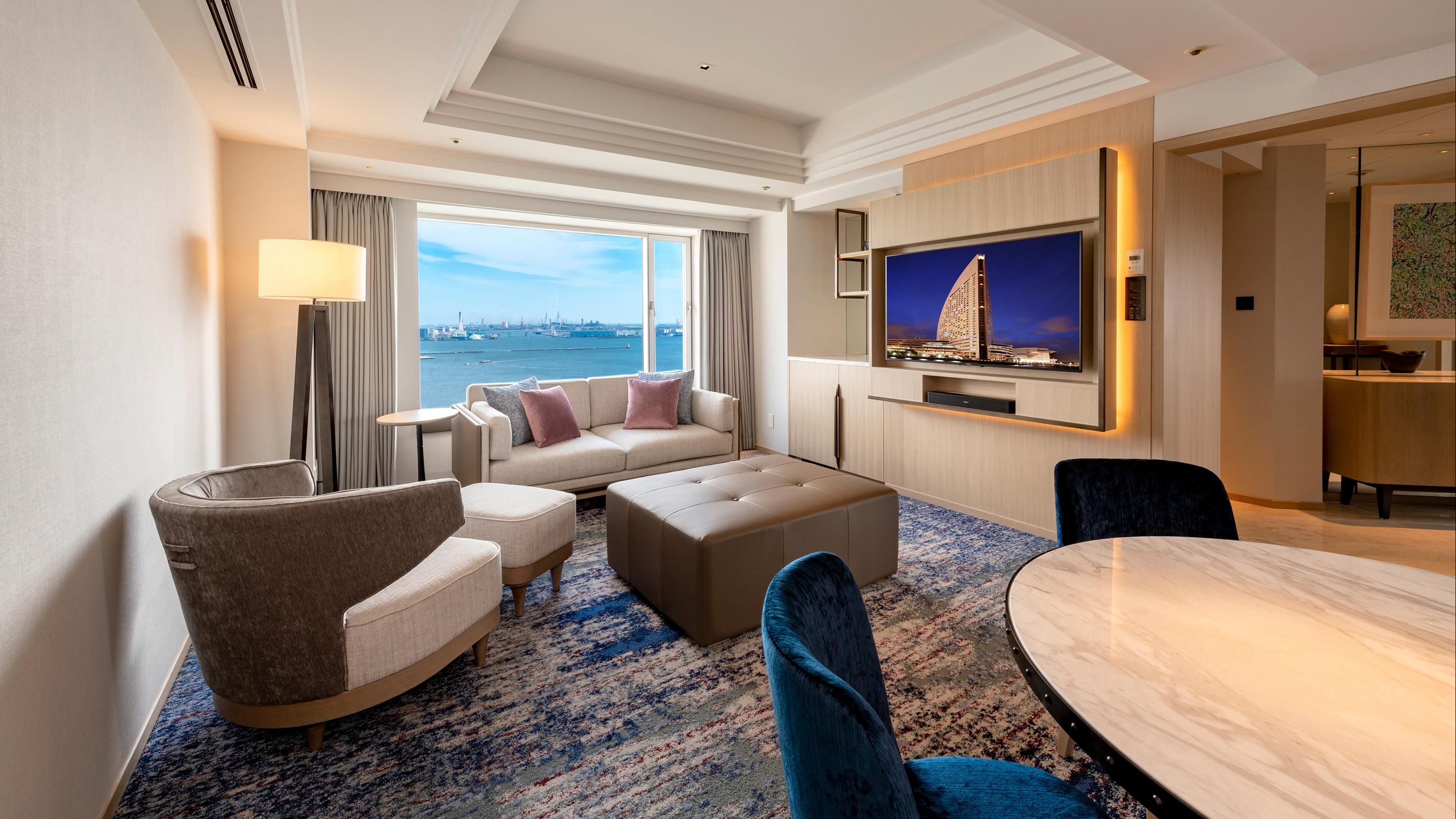 Living room view of Intercontinental Yokohama Grand