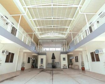 Ljenj Apartelle Near Clark Airport - San Fernando - Building