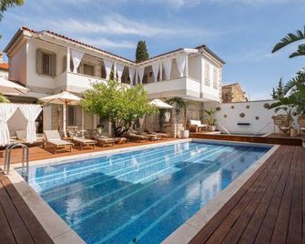 Viento Alacati Hotel - Alacati - Pool