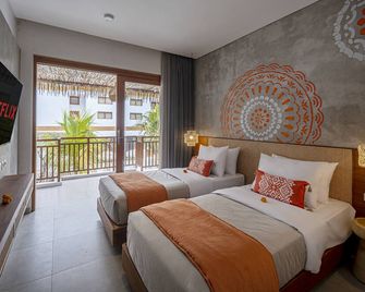Roomates Beach Hostel Canggu by Ini Vie Hospitality - Denpasar