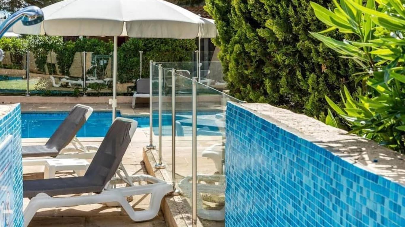 Artemia Aigues-Mortes - Hotel avec piscine