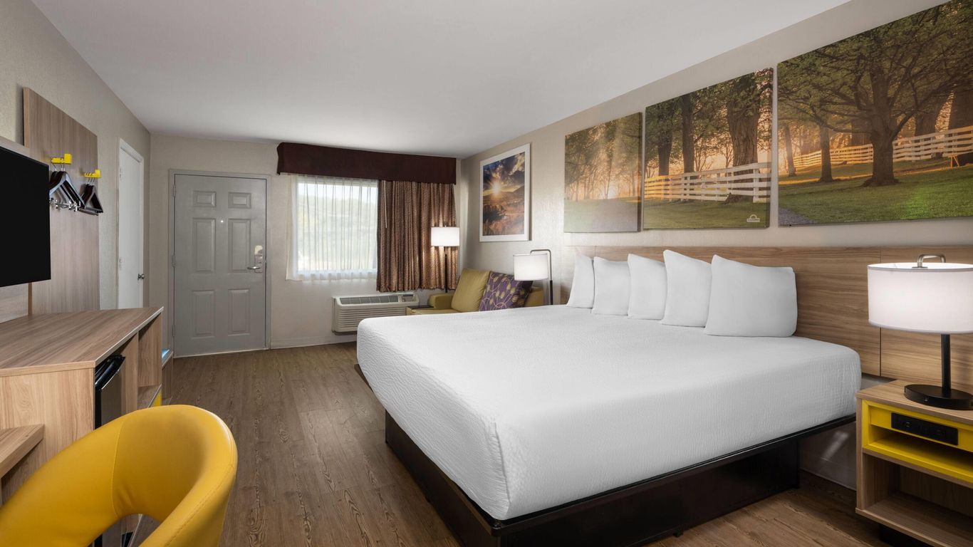 دايز إن باي ويندام أندرسون