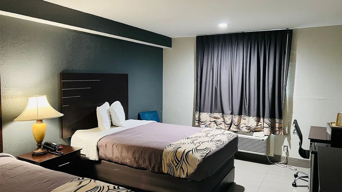 Regency Inn & Suites Houston East I 10