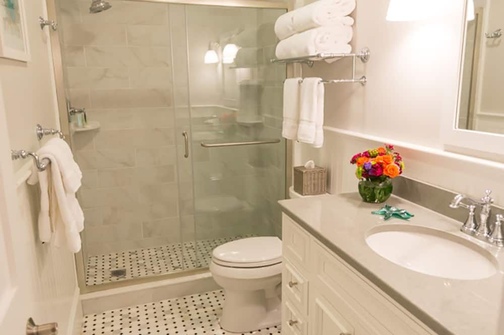 The Newport Lofts - 194 Thames Street - Newport - Bathroom