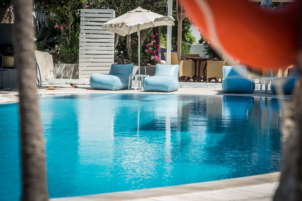 أنيكا ستوديوز