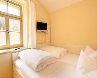 'goethezimmer' - Mini-Ferienwohnungen in der Leibnizallee - Weimar - Slaapkamer