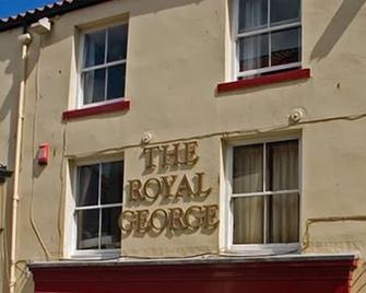 The Royal George Staithes - Saltburn-by-the-Sea - Building