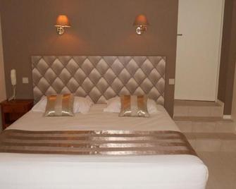 Hôtel Restaurant Plaisance-Piscine couverte et chauffée- Proche Sarlat- - Vitrac - Bedroom