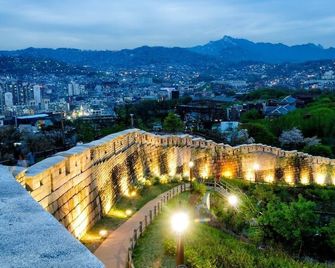 Namsan Hill Hotel - Seúl - Vista del exterior