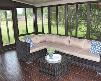 Beautiful Rustic Murfreesboro Home just minutes from I24, MTSU and more - Murfreesboro - Living room