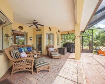 Splashing Dolphins - Palm Coast - Patio