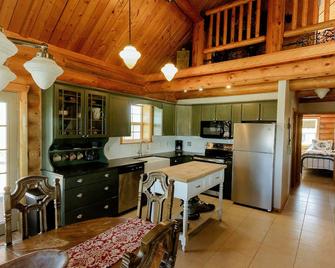 Three Canyons - Entire Log Home With Mountain View! - Buffalo - Küche