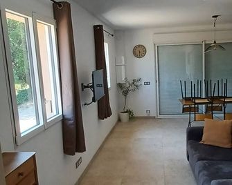 Petite Maison Indépendante au Cœur des Oliviers - Callian - Wohnzimmer