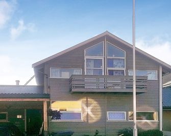 6 Person Holiday Home in Svolvaer - Vågan - Bâtiment