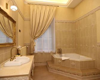 Hotel Royal Golf - Carlsbad - Bathroom