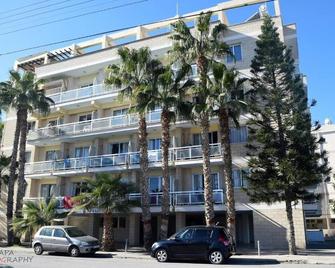 Pelides Apartments - Larnaca - Building