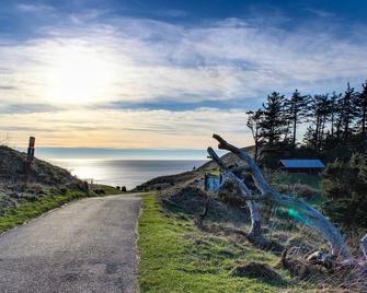Welcoming, Dog-Friendly Home With Close Beach Access Near Downtown! - Cannon Beach
